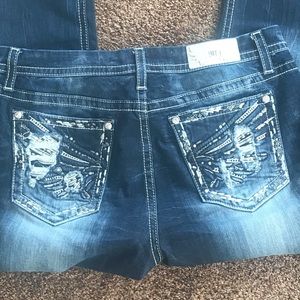 New Miss Me ,mid-rise curvy straight leg jeans